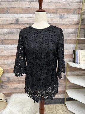 WD.NY black lace top with short sleeves small